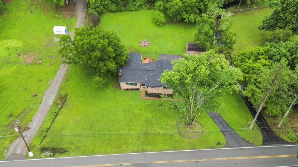 9077 Old Charlotte Pike Pegram, TN 37143