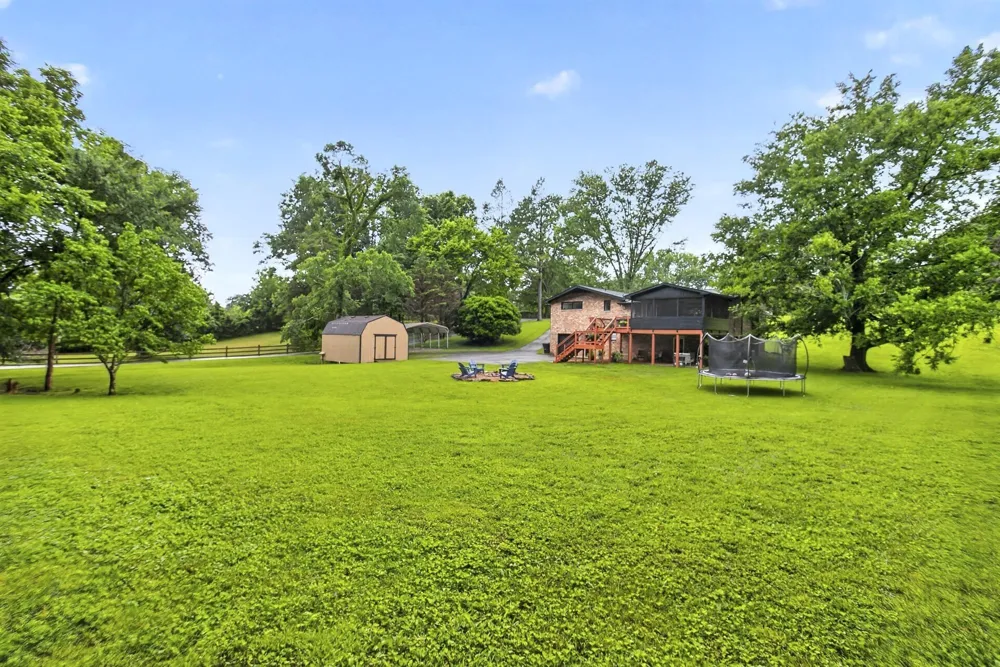 9077 Old Charlotte Pike Pegram, TN 37143