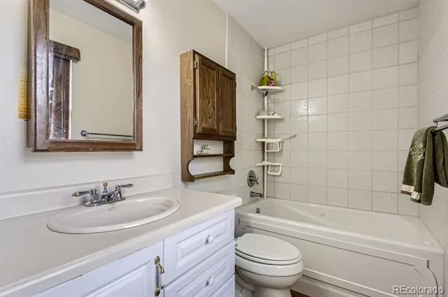 3724 S Poplar Street Denver, CO 80237