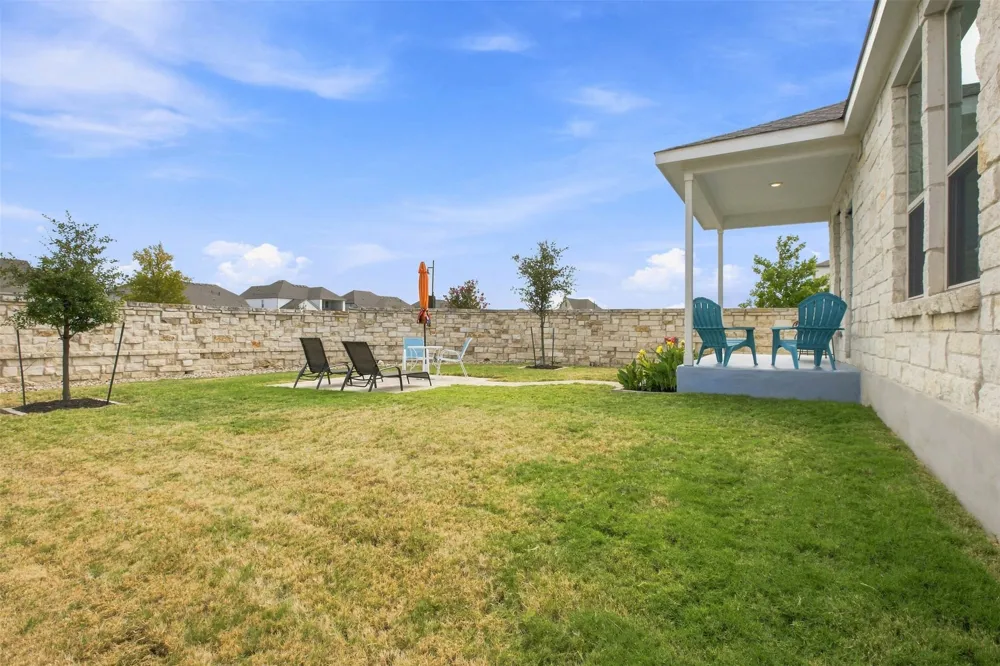 100 Bennington Drive Liberty Hill, TX 78642