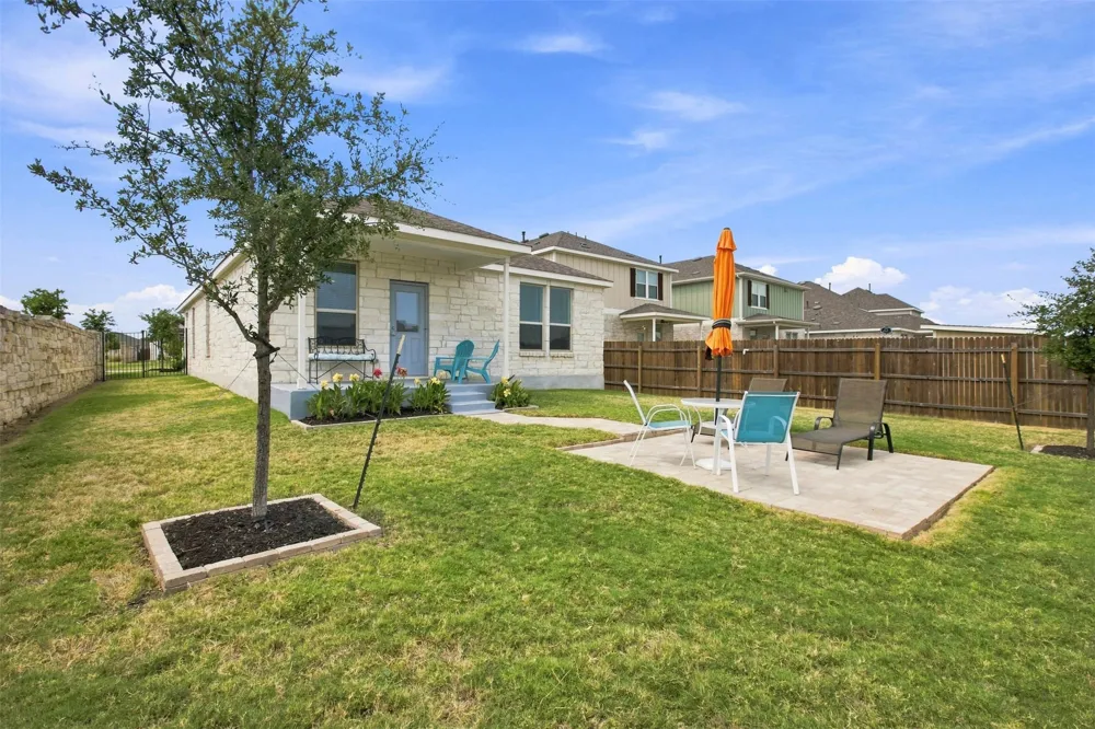 100 Bennington Drive Liberty Hill, TX 78642