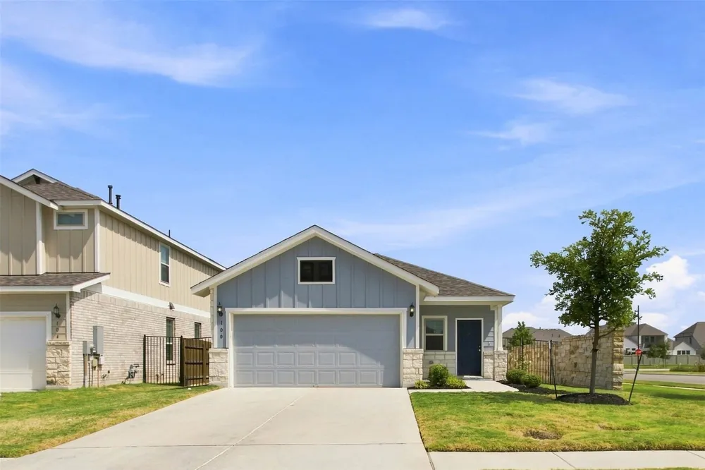 100 Bennington Drive Liberty Hill, TX 78642