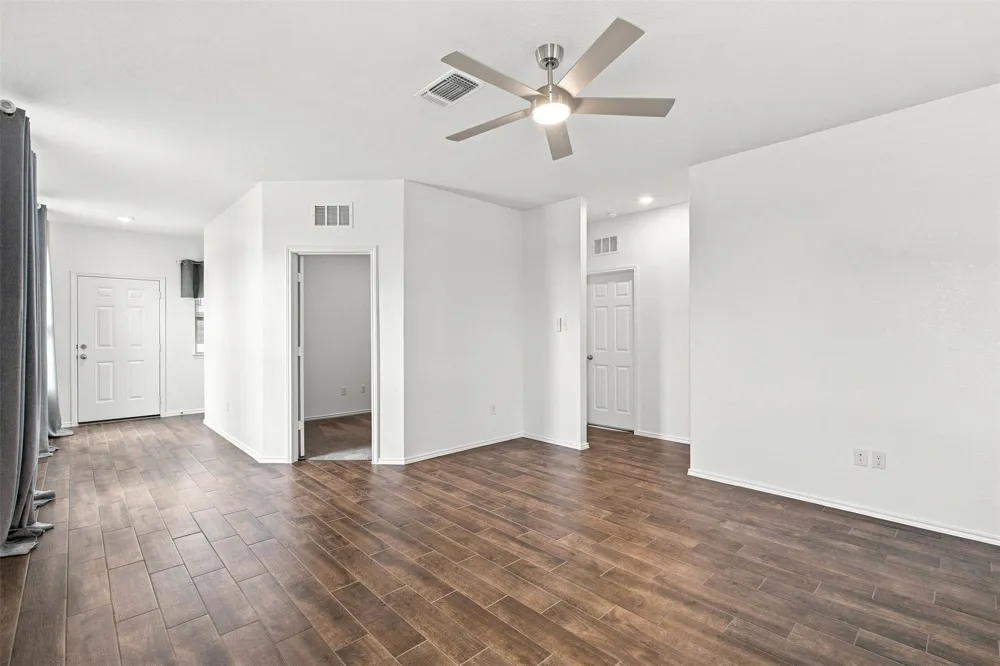 100 Bennington Drive Liberty Hill, TX 78642