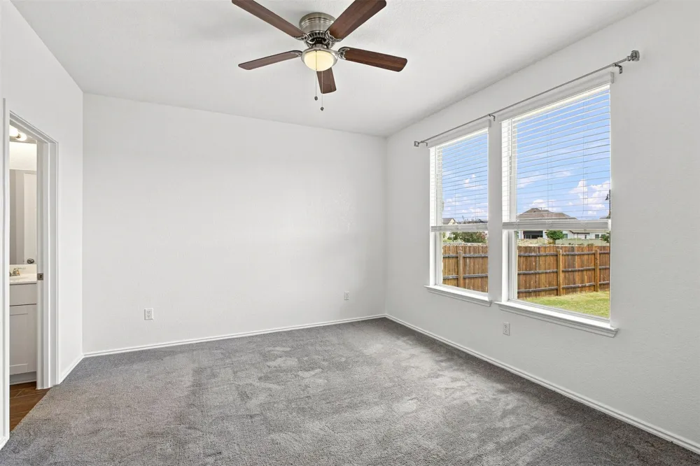 100 Bennington Drive Liberty Hill, TX 78642