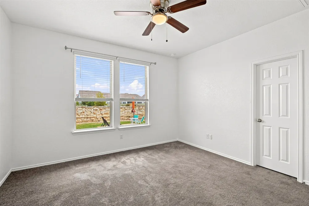 100 Bennington Drive Liberty Hill, TX 78642