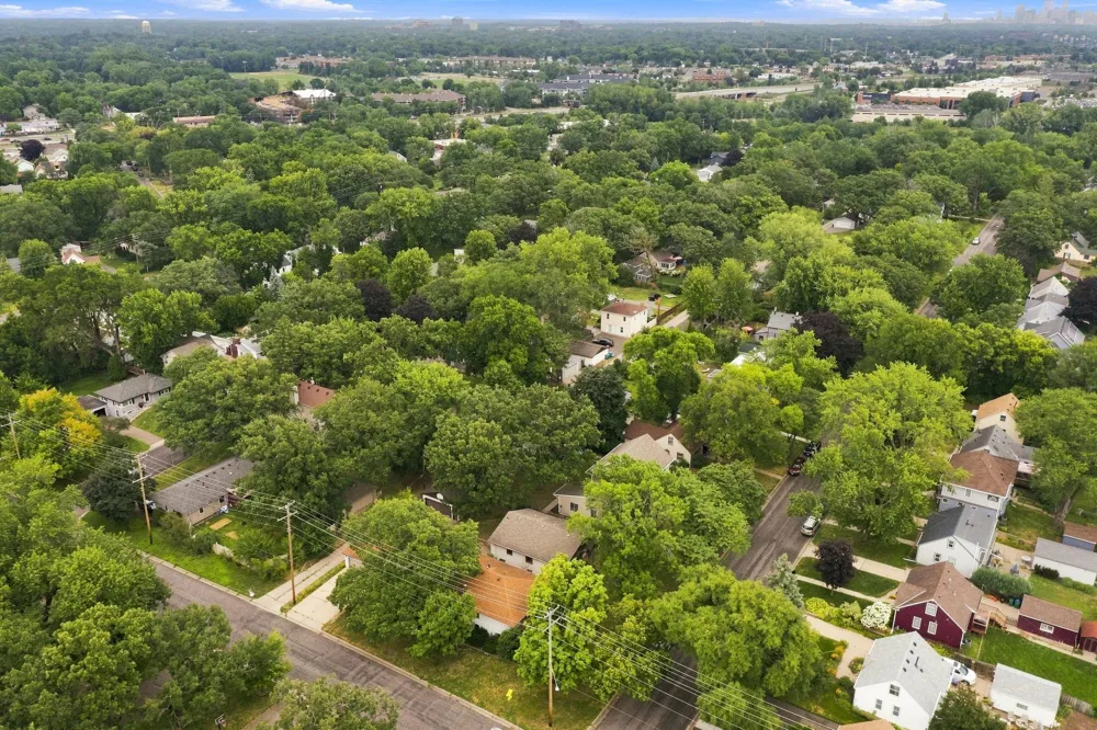 7720 Edgebrook Drive Saint Louis Park, MN 55426