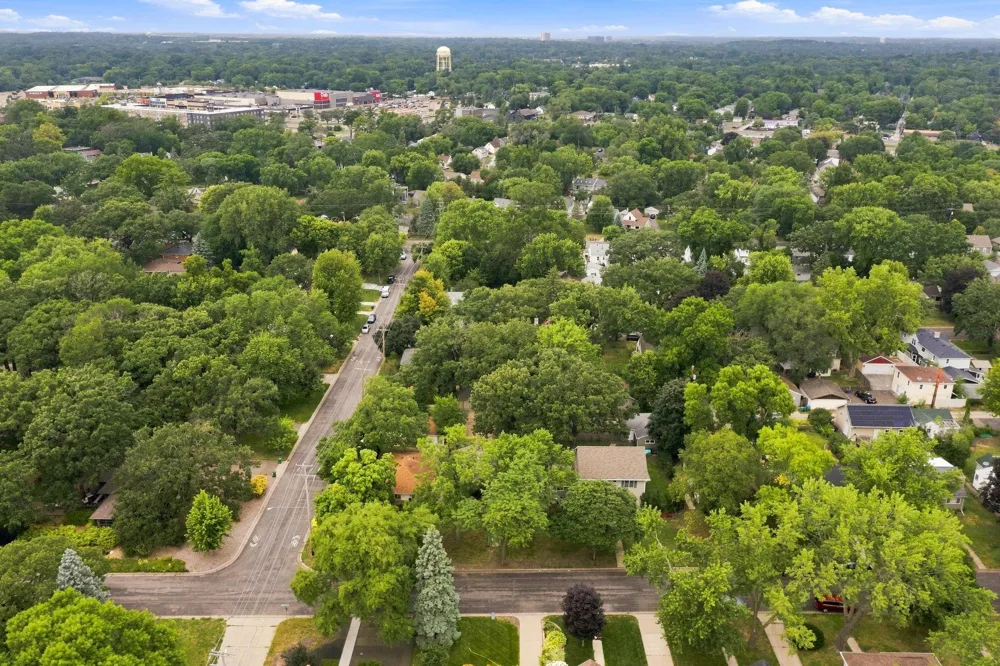 7720 Edgebrook Drive Saint Louis Park, MN 55426