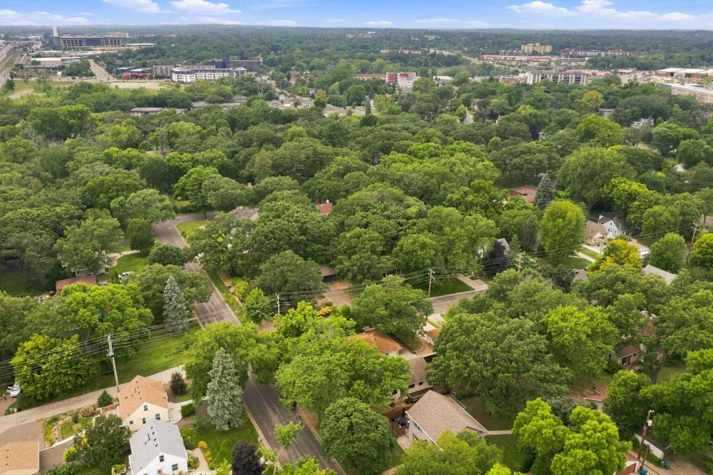 7720 Edgebrook Drive Saint Louis Park, MN 55426