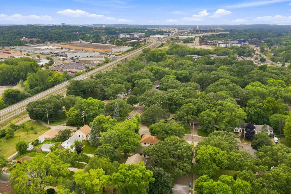 7720 Edgebrook Drive Saint Louis Park, MN 55426