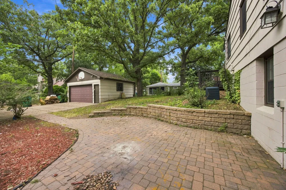 7720 Edgebrook Drive Saint Louis Park, MN 55426