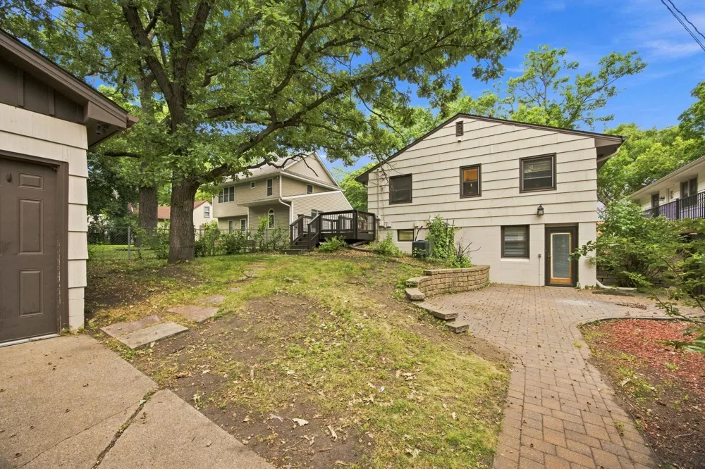 7720 Edgebrook Drive Saint Louis Park, MN 55426