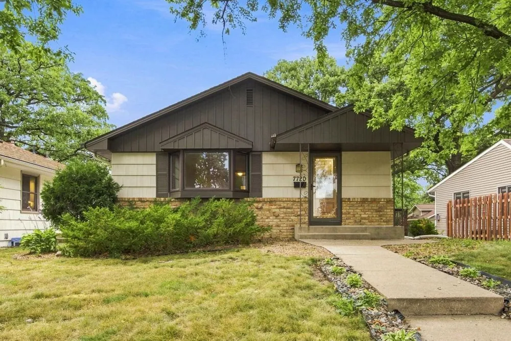 7720 Edgebrook Drive Saint Louis Park, MN 55426