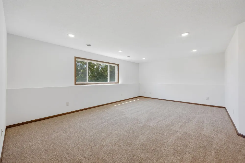 1121 Yellowstone Avenue Saint Cloud, MN 56303
