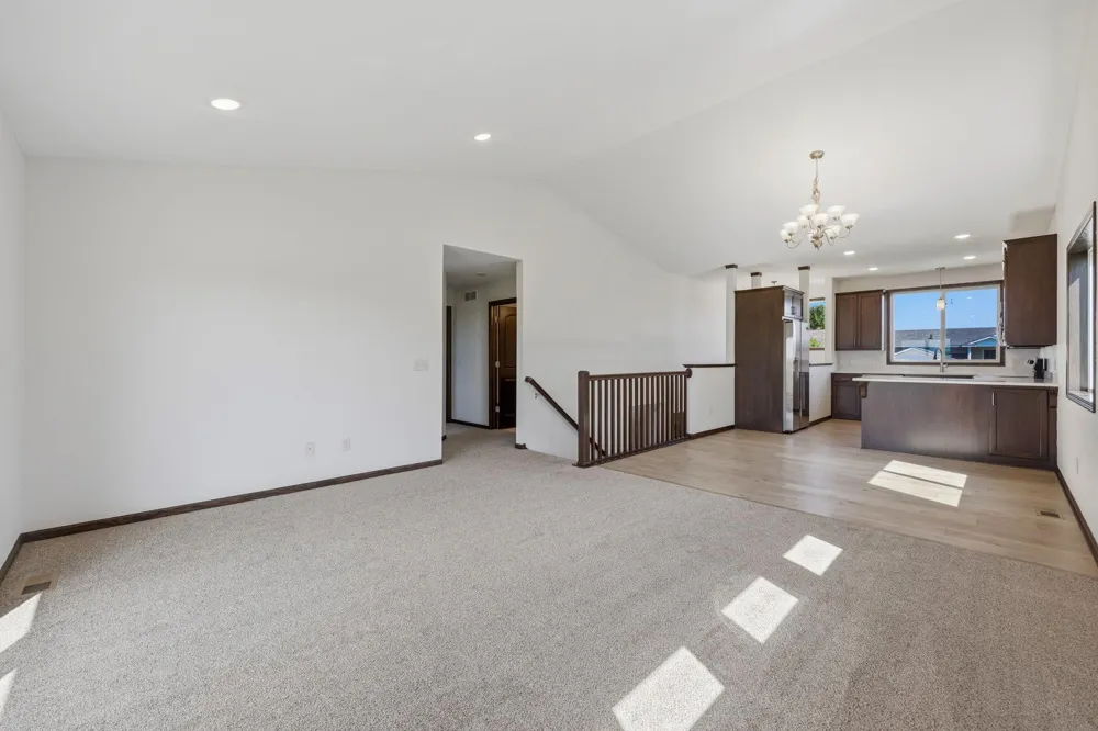 1121 Yellowstone Avenue Saint Cloud, MN 56303