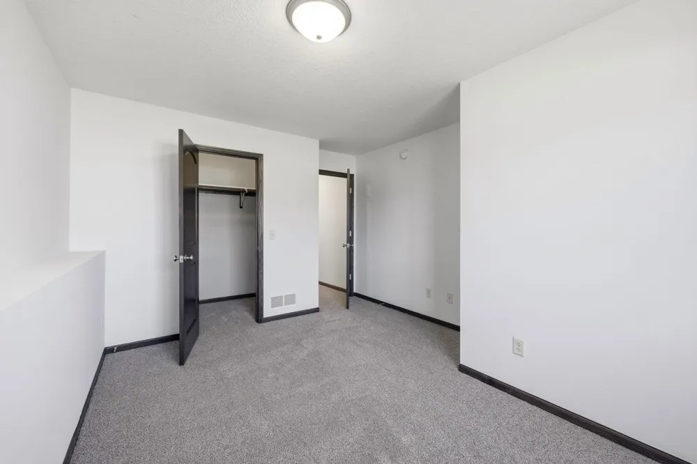 1121 Yellowstone Avenue Saint Cloud, MN 56303