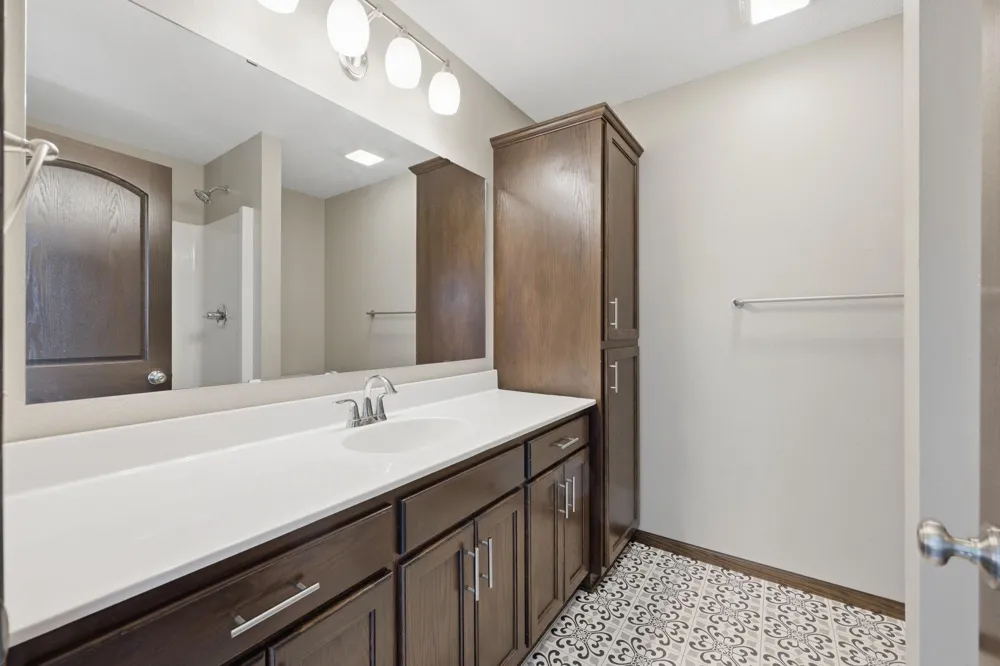 1121 Yellowstone Avenue Saint Cloud, MN 56303