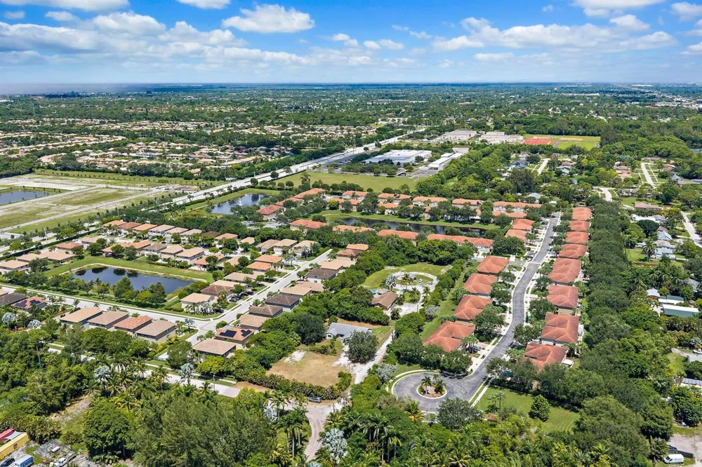 4833 Nash Trail Lake Worth, FL 33463
