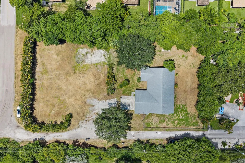 4833 Nash Trail Lake Worth, FL 33463