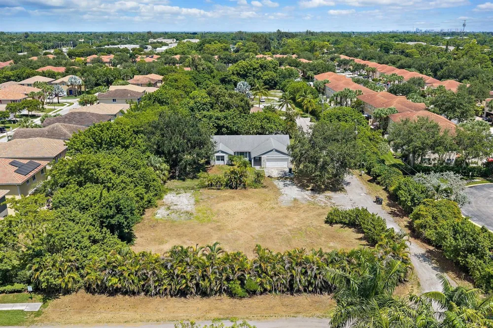 4833 Nash Trail Lake Worth, FL 33463