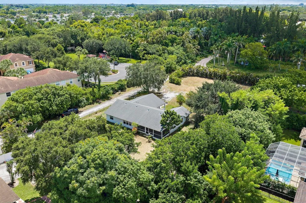 4833 Nash Trail Lake Worth, FL 33463
