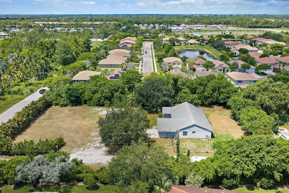 4833 Nash Trail Lake Worth, FL 33463