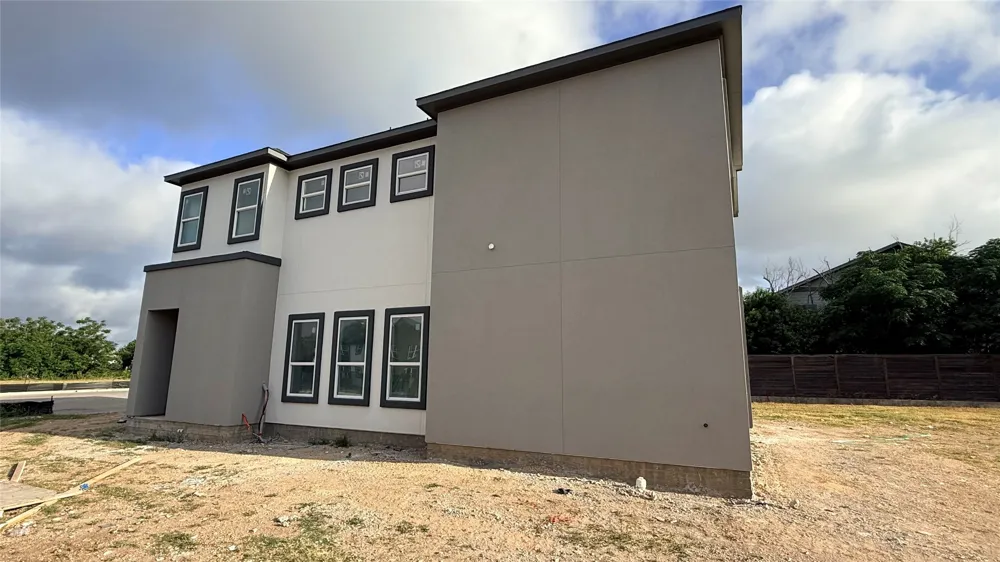 1204 Friends Cove Round Rock, TX 78681