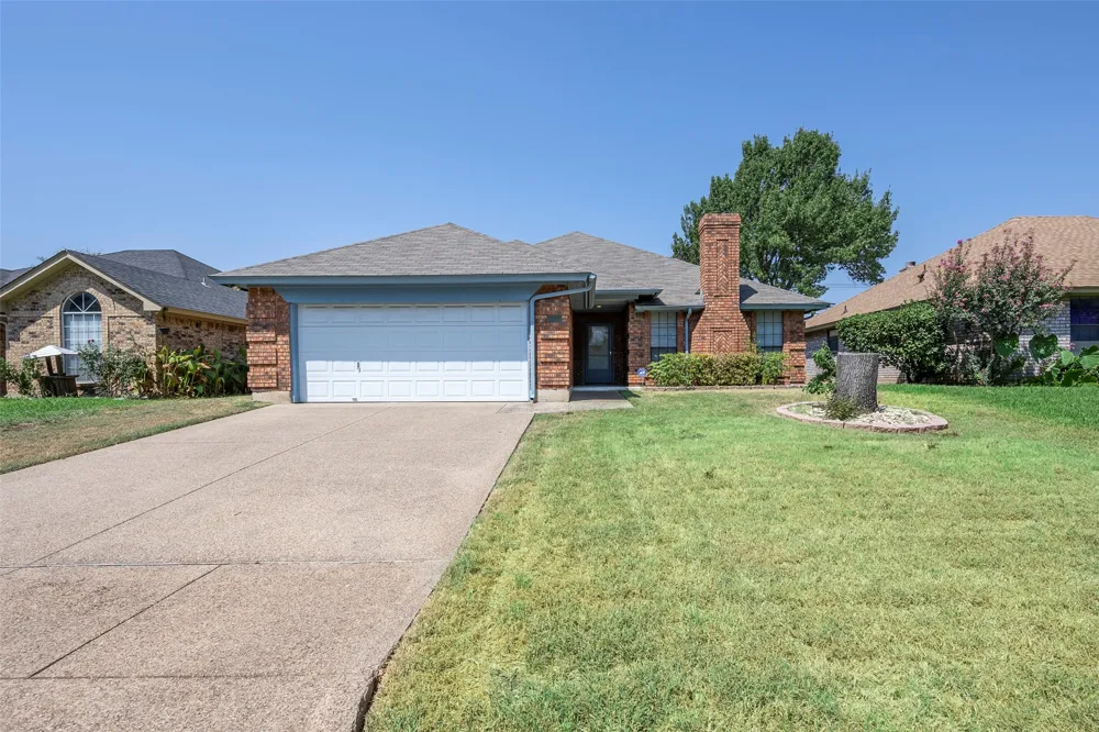1925 Kings Canyon Circle Fort Worth, TX 76134