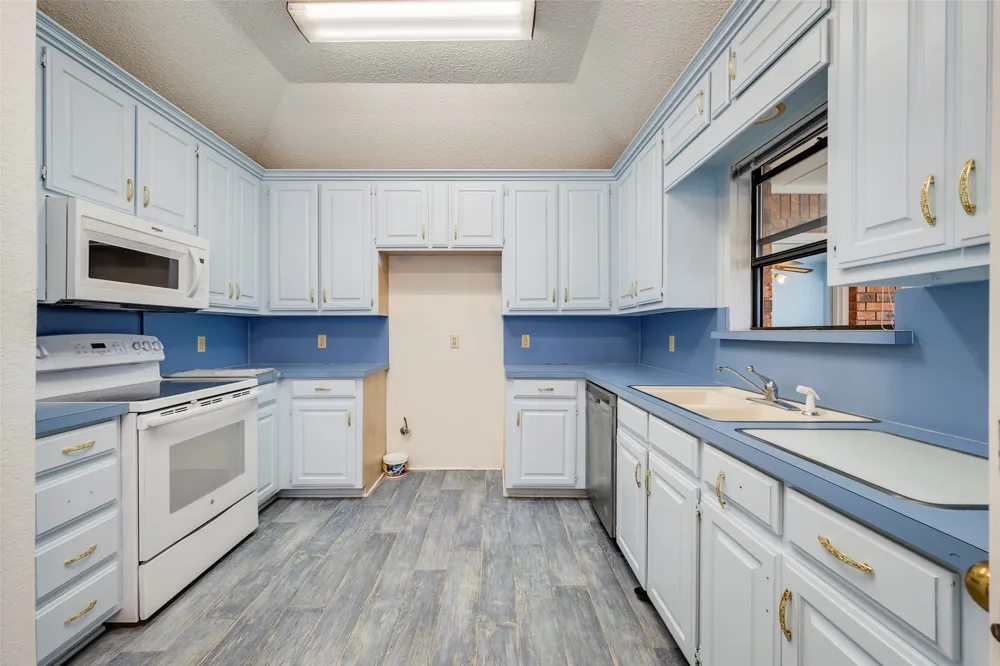 1925 Kings Canyon Circle Fort Worth, TX 76134