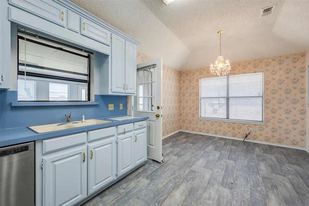 1925 Kings Canyon Circle Fort Worth, TX 76134