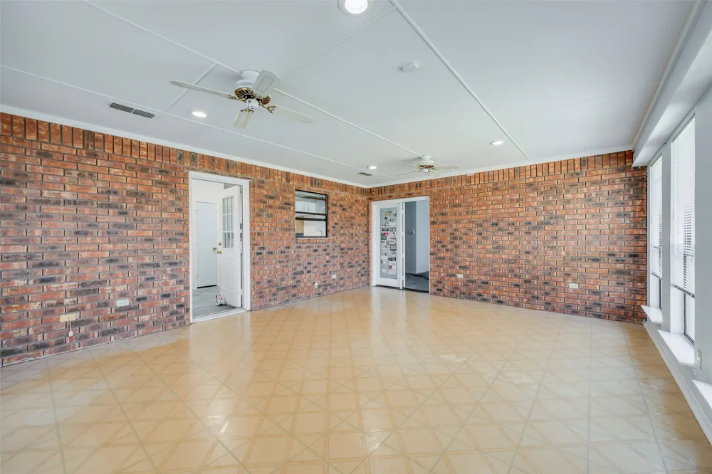 1925 Kings Canyon Circle Fort Worth, TX 76134