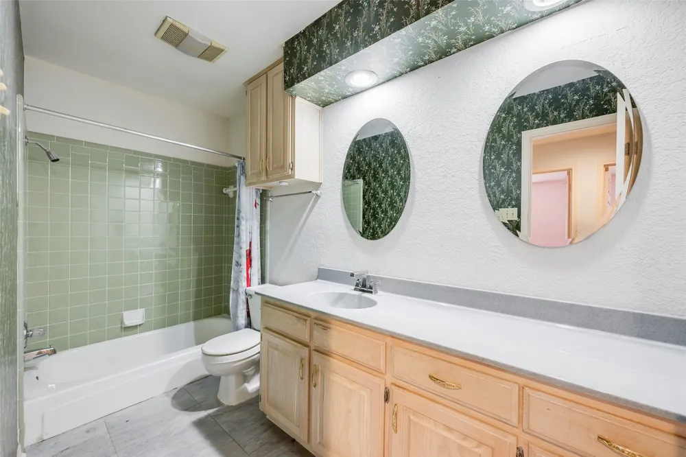 1925 Kings Canyon Circle Fort Worth, TX 76134