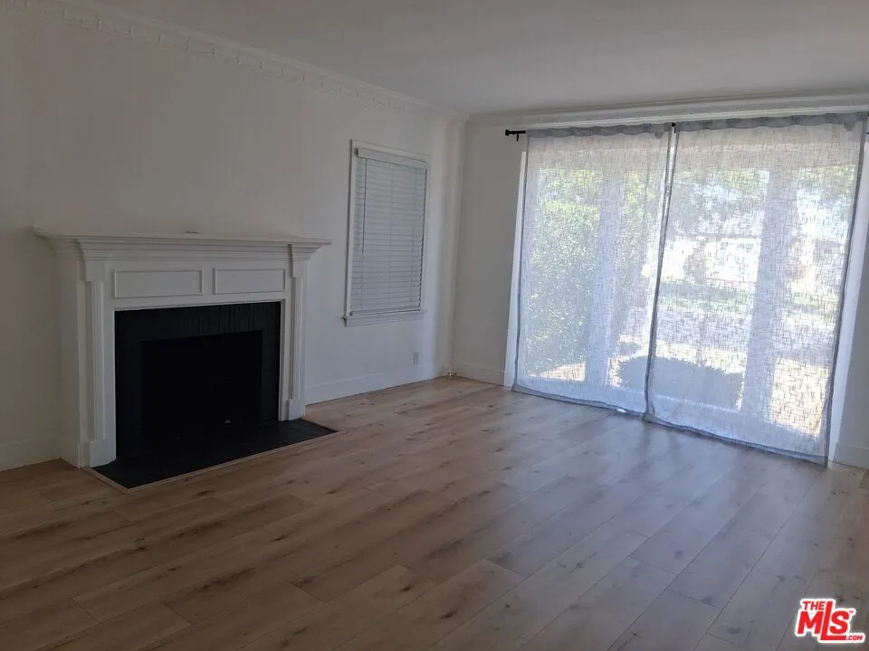 9157 Haas Avenue Los Angeles, CA 90047