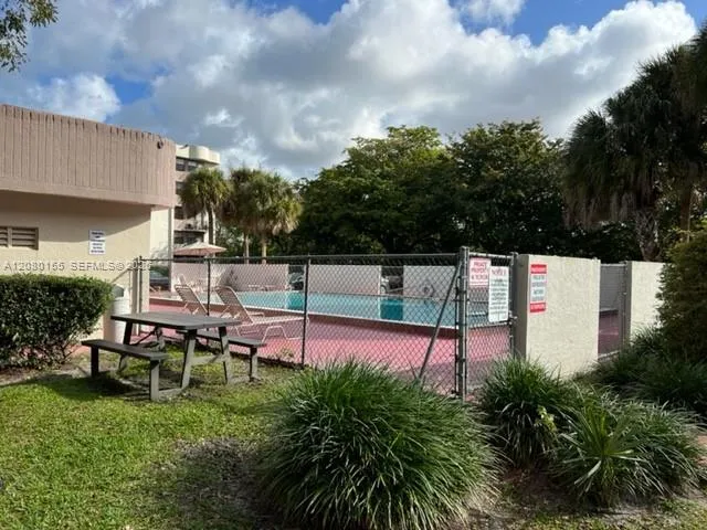 2701 Riverside Dr #109-B Coral Springs, FL 33065