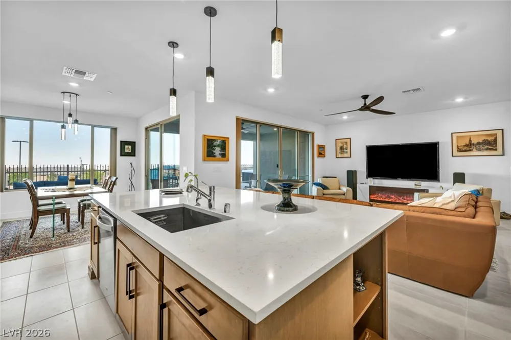 6424 Belgrossa Bend Street Las Vegas, NV 89166