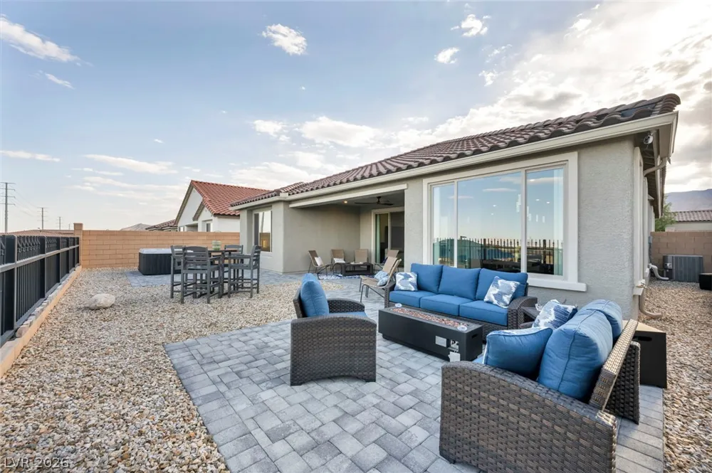 6424 Belgrossa Bend Street Las Vegas, NV 89166