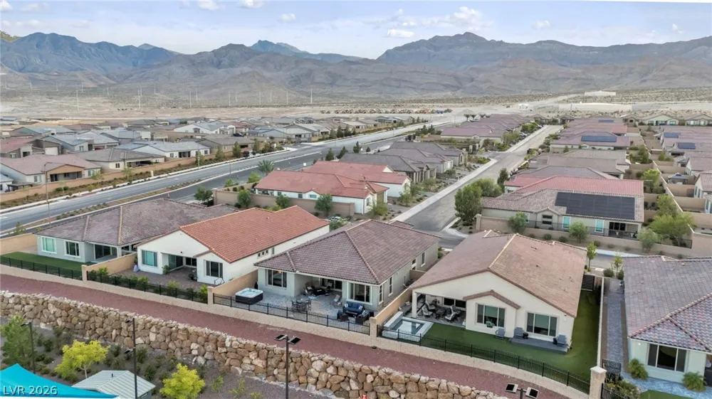 6424 Belgrossa Bend Street Las Vegas, NV 89166