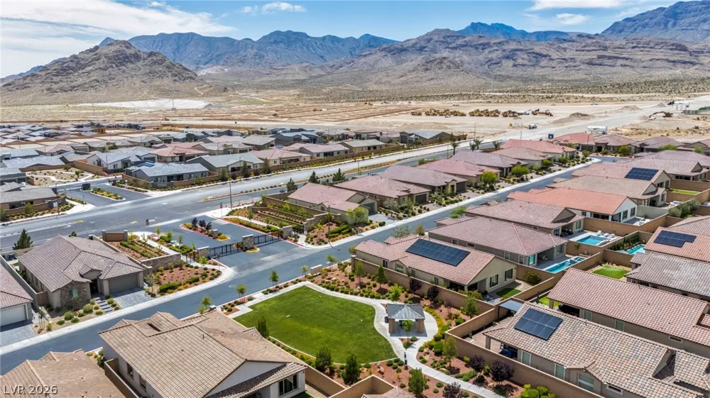 6424 Belgrossa Bend Street Las Vegas, NV 89166