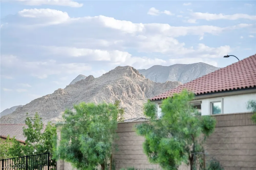 6424 Belgrossa Bend Street Las Vegas, NV 89166