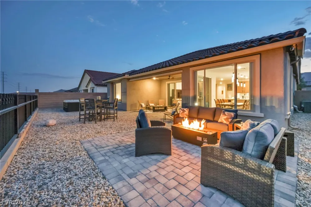 6424 Belgrossa Bend Street Las Vegas, NV 89166