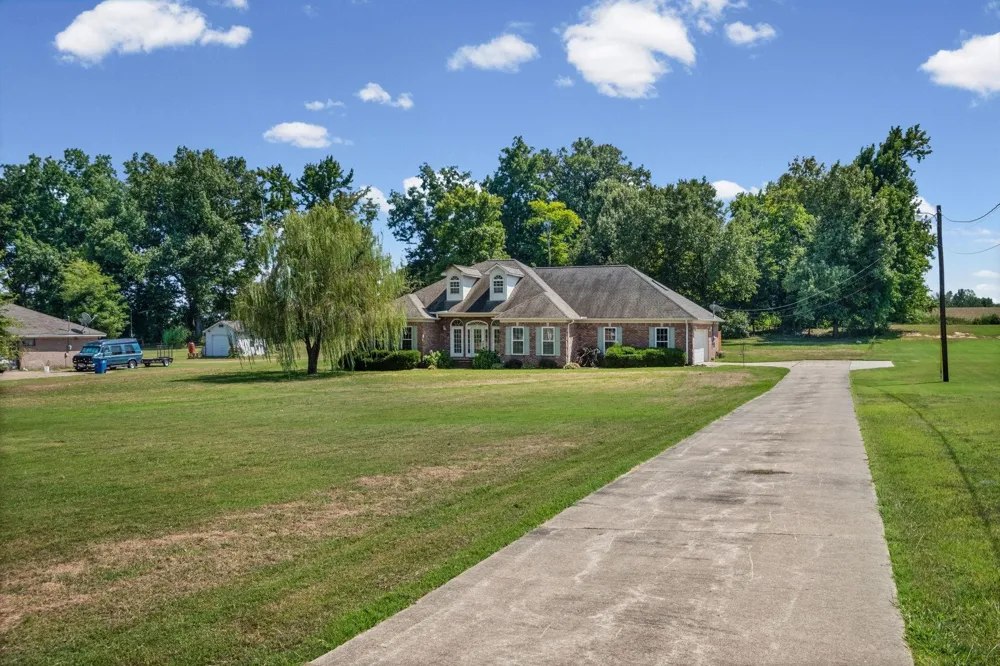 371 BRIERHEDGE RD Covington, TN 38019