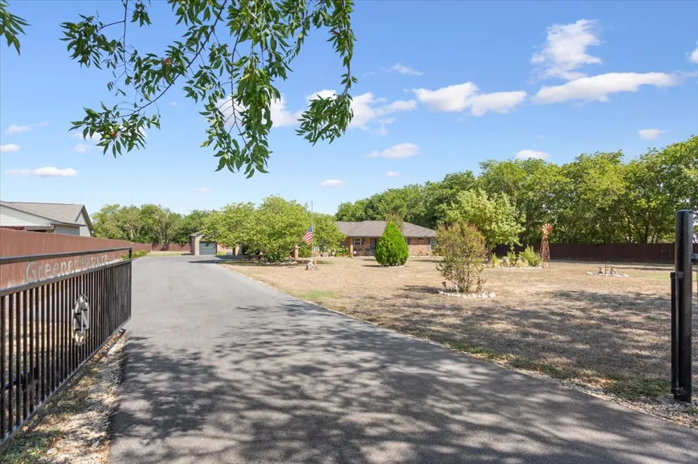 354 Bluebonnett Lane Lorena, TX 76655