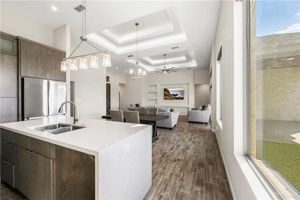 2610 E Bella Vista Avenue Alton, TX 78573