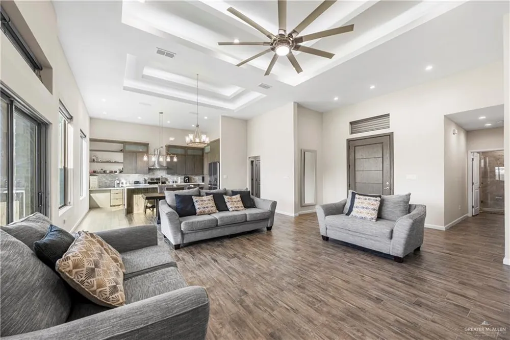 2610 E Bella Vista Avenue Alton, TX 78573
