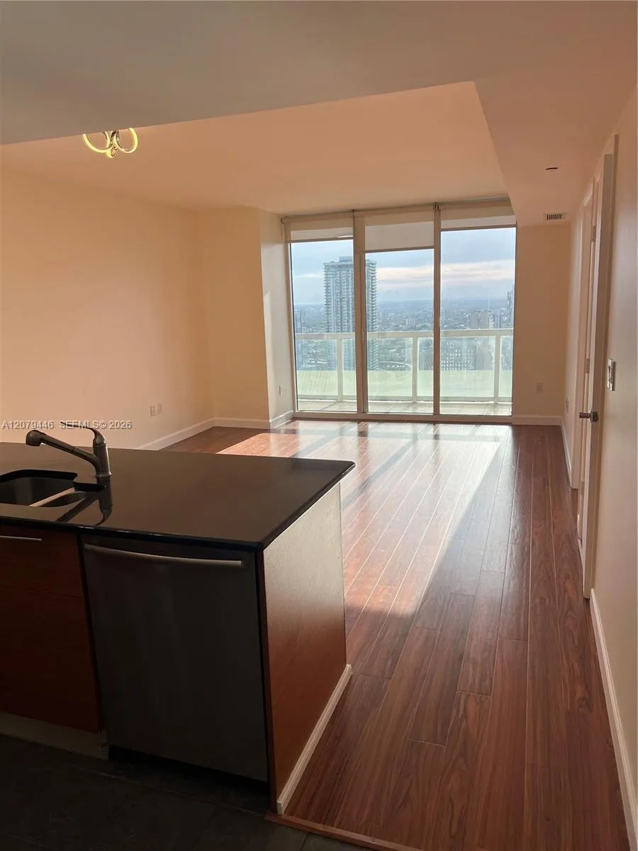 50 Biscayne Blvd #4507 Miami, FL 33132
