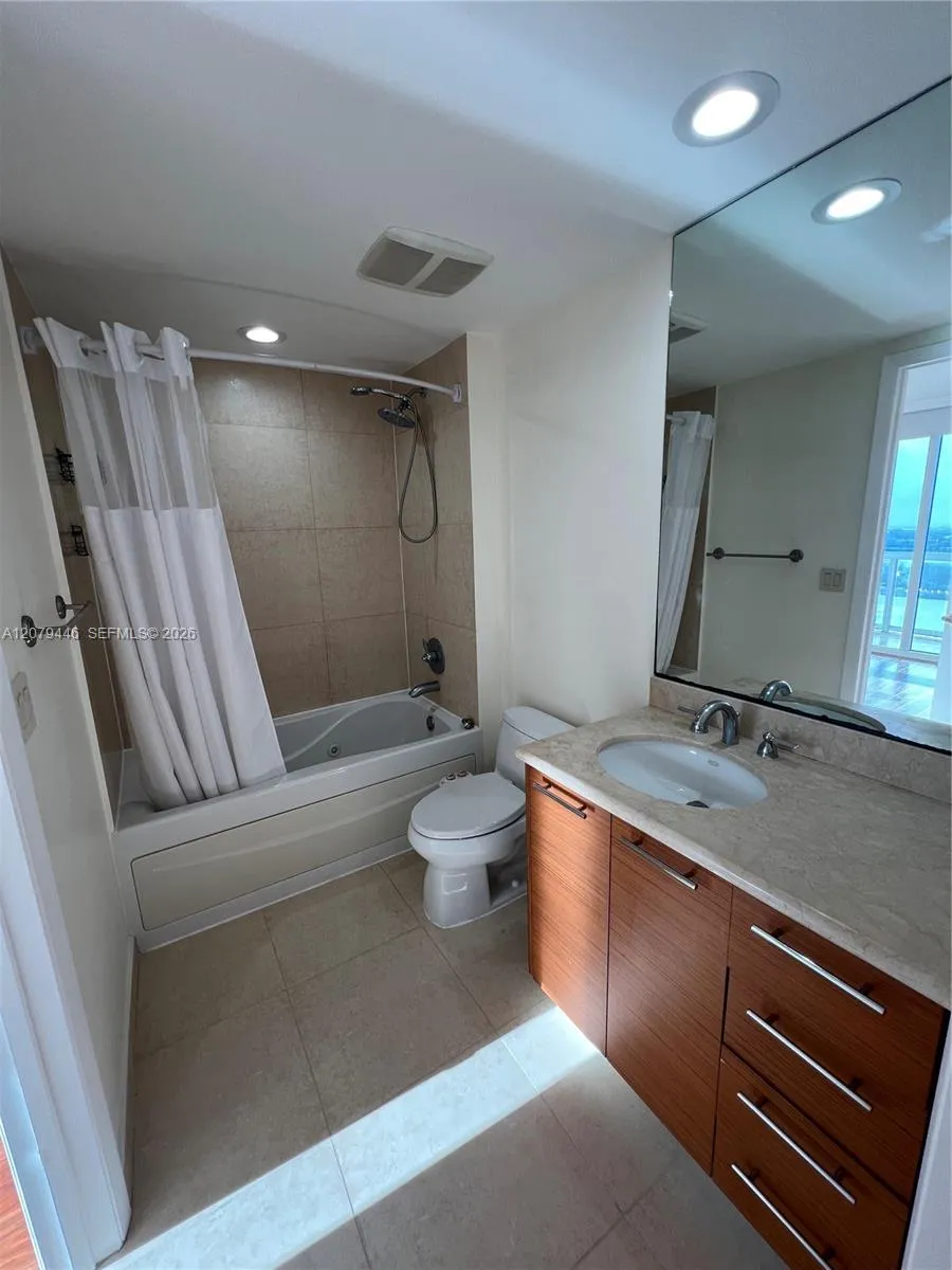 50 Biscayne Blvd #4507 Miami, FL 33132
