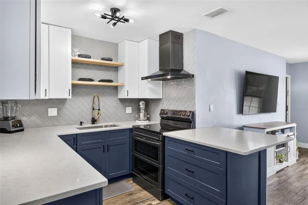 5508 WHITMORE DRIVE Tampa, FL 33634