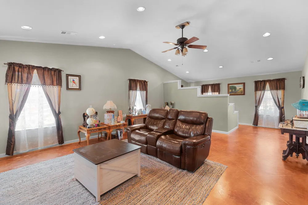 15525 Ranch Road 2241 Tow, TX 78672