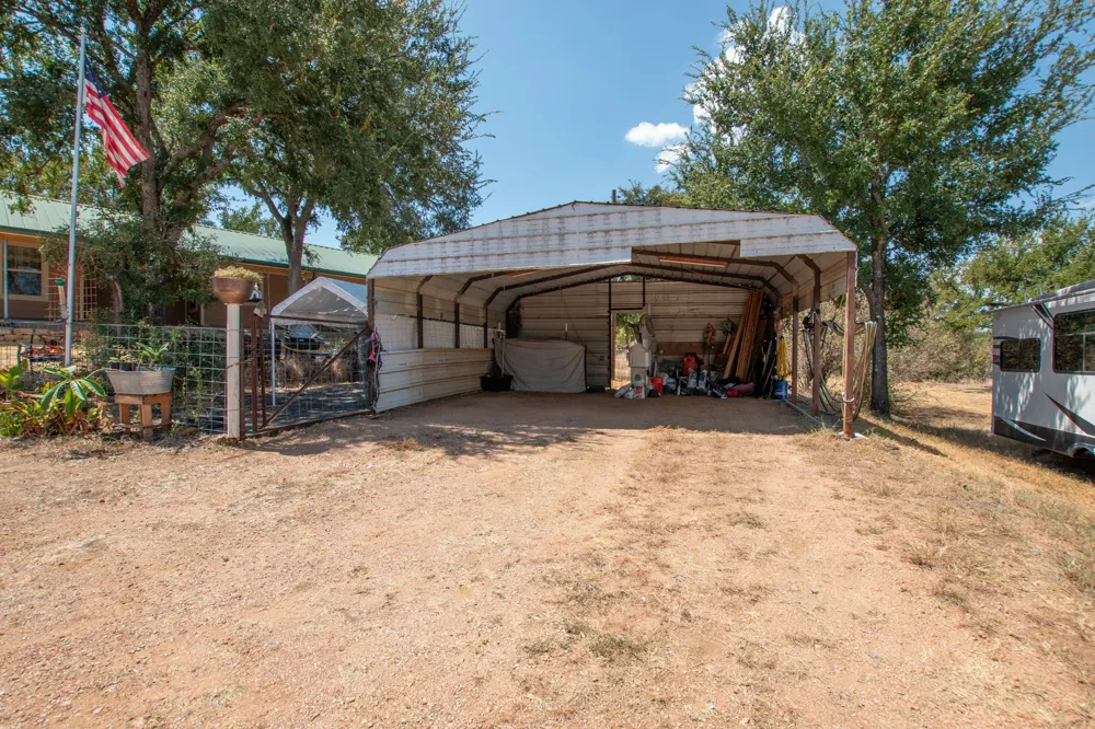 15525 Ranch Road 2241 Tow, TX 78672