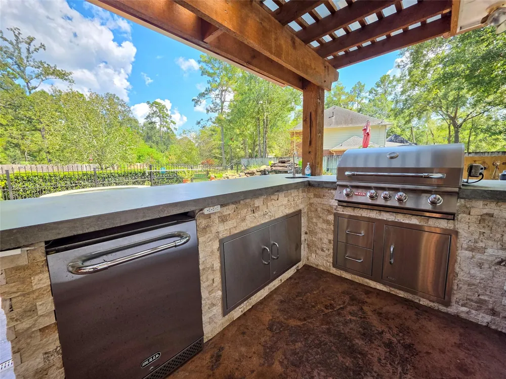 2506 Constantine Street New Caney, TX 77357