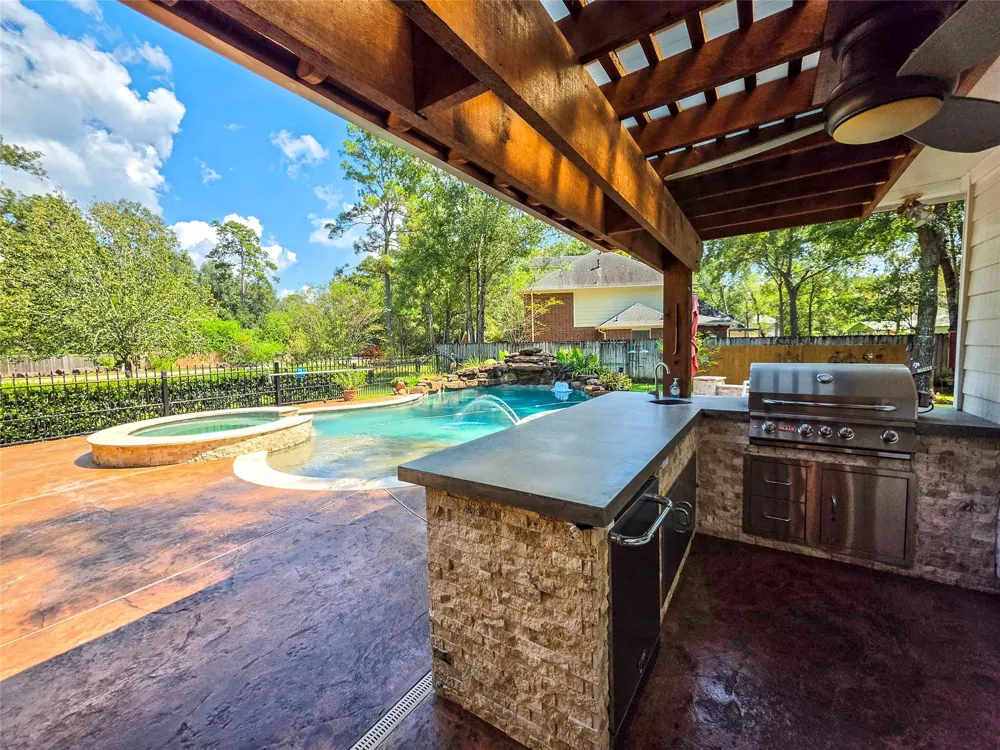 2506 Constantine Street New Caney, TX 77357